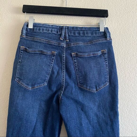 Good American Good Legs Dark Wash Stretchy Crop Raw Hem Blue Jeans - Picture 4 of 9